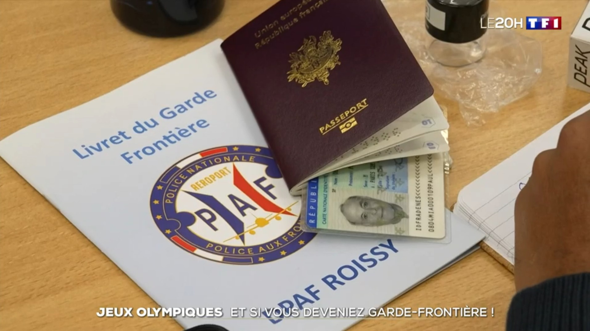 JO Paris 2024 : la police recrute de nouveaux gardes-frontières (et tout le monde peut postuler)